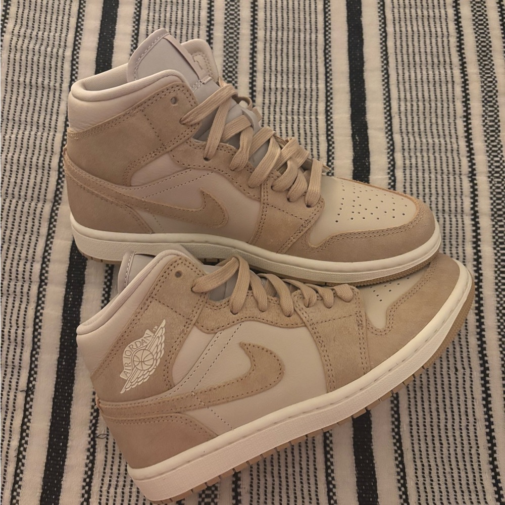 Nike Air Jordan High-Top Sneakers, Tennis shoes